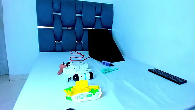 Snapshot of yourwife_anna chatting on October 5, 2025, 11:01 am yourwife anna online show from October 5, 2025, 11:01 am