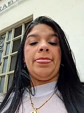 Eiimy pretty online show from October 4, 2025, 8:21 pm