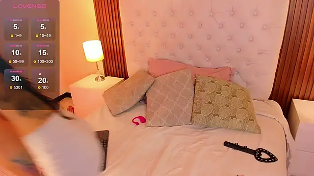 Snapshot of ViolettaAlemida chatting on September 10, 2025, 12:48 pm ViolettaAlemida online show from September 10, 2025, 12:48 pm