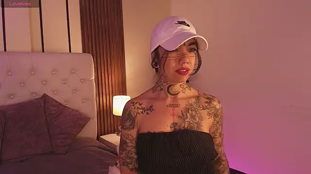 Snapshot of ViolettaAlemida chatting on January 13, 2026, 1:04 pm ViolettaAlemida online show from January 13, 2026, 1:04 pm