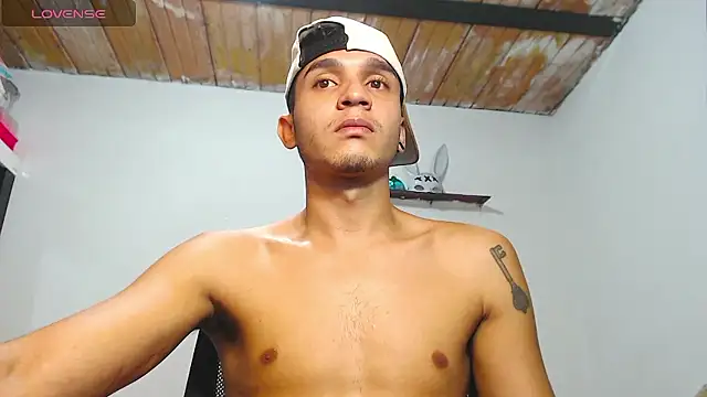 Angel latinboy online show from January 13, 2026, 5:06 pm