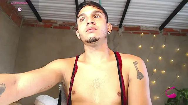 Snapshot of Angel_latinboy chatting on June 9, 2026, 2:29 pm Angel latinboy online show from June 9, 2026, 2:29 pm