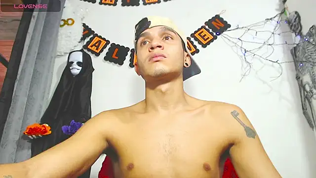 Angel latinboy online show from October 23, 2025, 5:11 pm