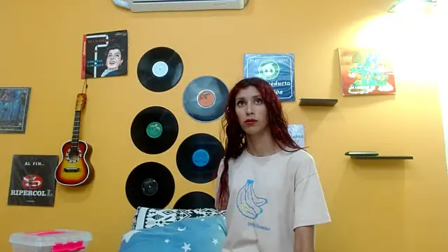 skinnyverus18 online show from September 10, 2025, 7:35 pm