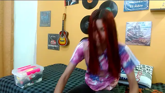 skinnyverus18 online show from October 12, 2025, 6:53 pm