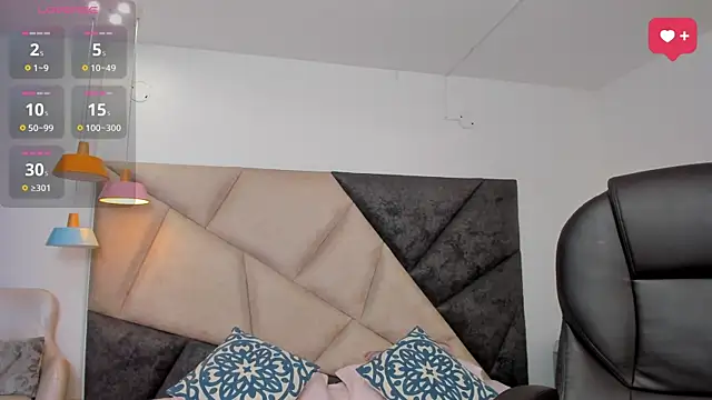 SaraWagner  online show from November 25, 2025, 1:39 am