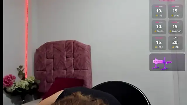 esmeraldaladys online show from October 6, 2025, 7:47 pm