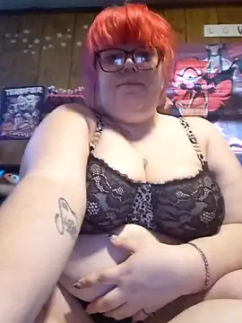 Snapshot of GoddessDess chatting on April 19, 2026, 9:39 pm GoddessDess online show from April 19, 2026, 9:39 pm