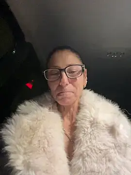 eddivad6974 online show from December 19, 2025, 6:43 pm