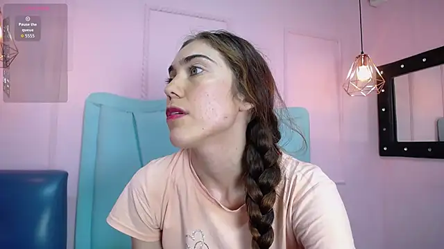 Snapshot of danna7cute chatting on November 12, 2025, 8:56 pm danna7cute online show from November 12, 2025, 8:56 pm