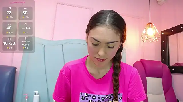 Snapshot of danna7cute chatting on February 6, 2026, 9:11 pm danna7cute online show from February 6, 2026, 9:11 pm