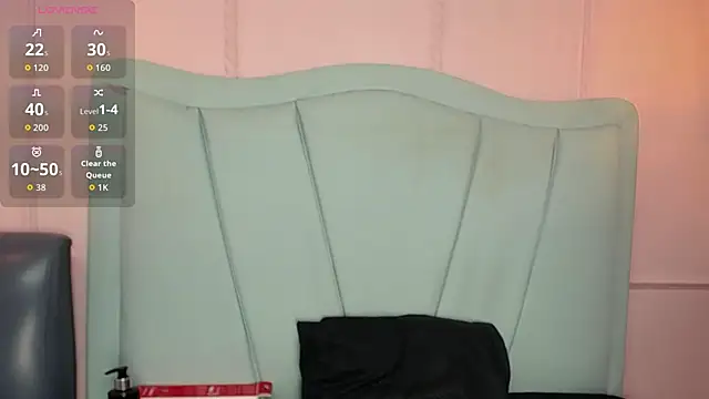 Snapshot of danna7cute chatting on December 19, 2025, 9:17 pm danna7cute online show from December 19, 2025, 9:17 pm