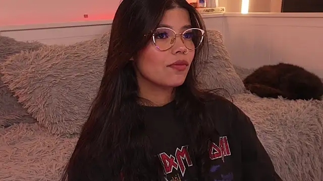 sophieee art online show from January 8, 2026, 4:51 am