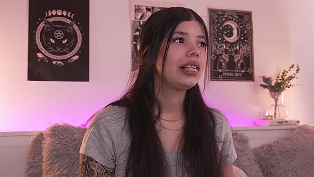 Snapshot of sophieee_art chatting on September 8, 2025, 7:02 pm sophieee art online show from September 8, 2025, 7:02 pm