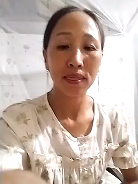 cute love00 online show from October 19, 2025, 10:40 am