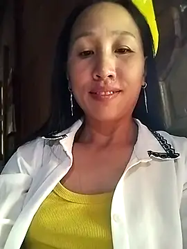 cute love00 online show from October 28, 2025, 5:50 am