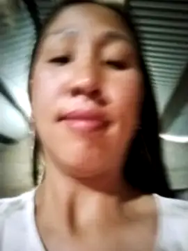 cute love00 online show from November 12, 2025, 3:32 am