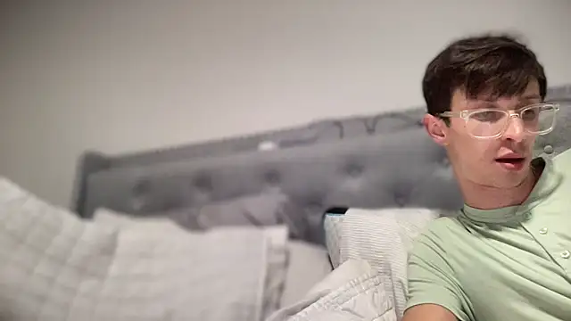 bbgurlnickii online show from September 12, 2025, 4:34 am