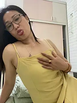 Vitamin sexy online show from October 8, 2025, 1:56 pm
