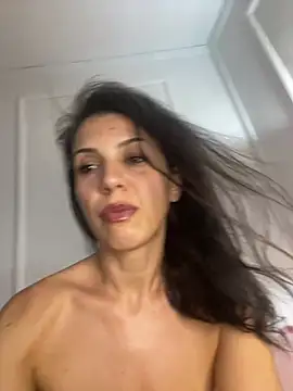 AlyaRei online show from June 27, 2026, 2:01 pm
