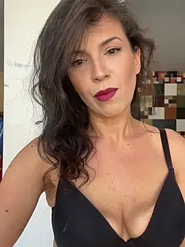 AlyaRei online show from June 13, 2026, 12:14 pm