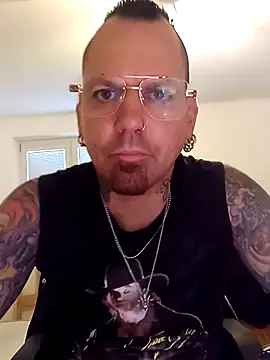 Premium-Jogurt online show from November 15, 2025, 3:16 pm