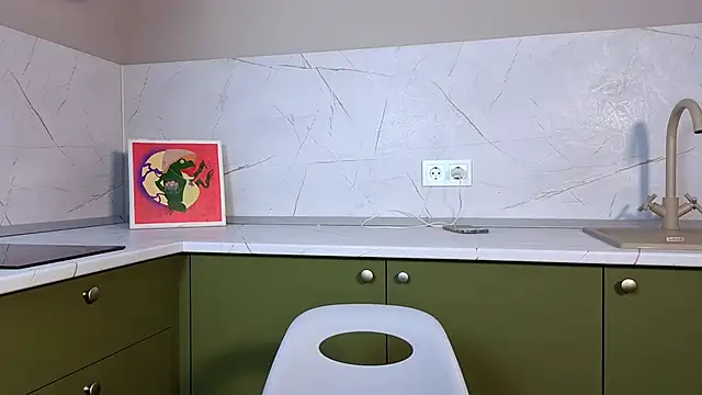 LexeeLuv online show from September 28, 2025, 9:44 pm