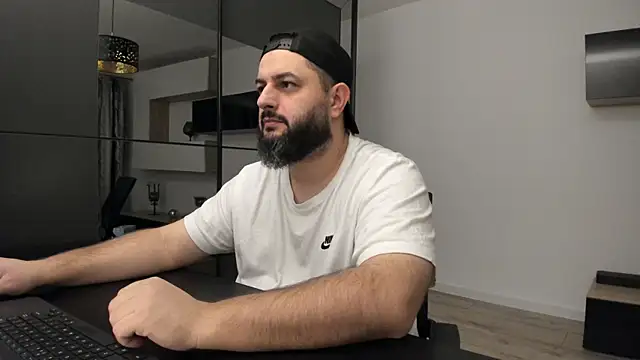 DravenPeak online show from November 4, 2025, 3:32 am