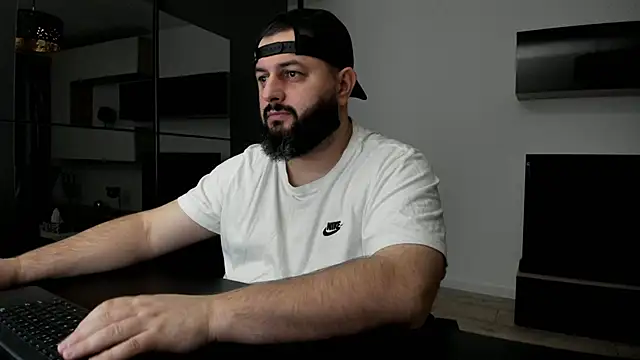 Snapshot of DravenPeak chatting on February 26, 2026, 8:31 pm DravenPeak online show from February 26, 2026, 8:31 pm