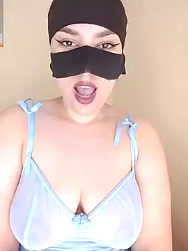 Snapshot of Diva_watine chatting on October 22, 2025, 1:54 pm Diva watine online show from October 22, 2025, 1:54 pm