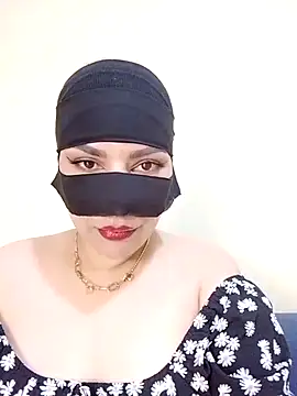 Snapshot of Diva_watine chatting on November 11, 2025, 1:50 pm Diva watine online show from November 11, 2025, 1:50 pm