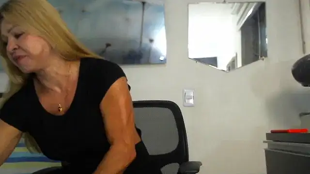 Mirianzapata 1 online show from February 14, 2026, 4:34 am