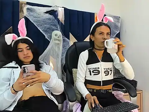 Aisha hotts777 online show from November 1, 2025, 3:02 am