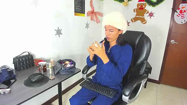 Aisha hotts777 online show from January 9, 2026, 3:57 am