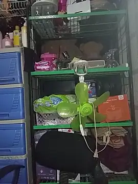 oceanlover23 online show from November 15, 2025, 9:41 pm