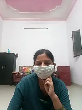 BITEXBABYlove online show from October 6, 2025, 2:40 pm