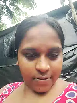 Hot-Show2 online show from October 9, 2025, 10:27 am