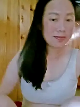 LyyChac online show from September 18, 2025, 5:54 am