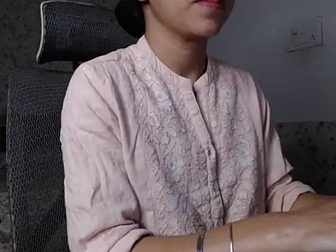 snow white123 online show from December 14, 2025, 8:58 pm