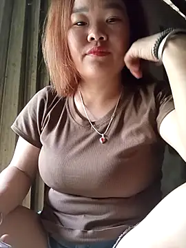 sukabae00 online show from April 18, 2026, 5:54 am