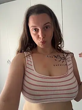 Snapshot of TenderLaGlamor chatting on November 10, 2025, 11:37 am TenderLaGlamor online show from November 10, 2025, 11:37 am