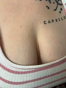 Snapshot of TenderLaGlamor chatting on November 27, 2025, 12:49 pm TenderLaGlamor online show from November 27, 2025, 12:49 pm