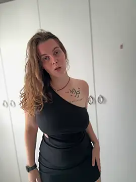 Snapshot of TenderLaGlamor chatting on September 18, 2025, 11:24 am TenderLaGlamor online show from September 18, 2025, 11:24 am