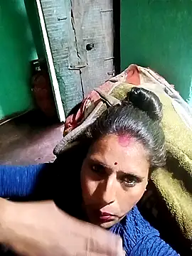 Snapshot of Arti13A chatting on February 1, 2026, 10:35 am Arti13A online show from February 1, 2026, 10:35 am