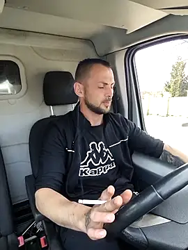 papichulo0099 online show from March 12, 2026, 10:08 am