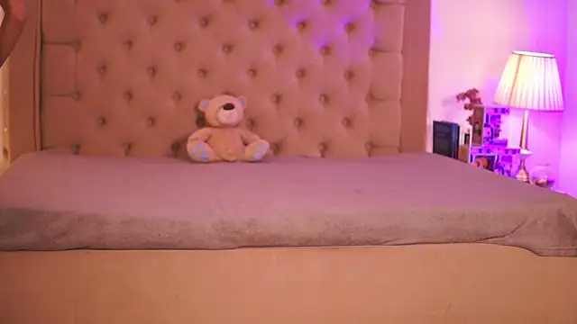 ChloeObril online show from February 22, 2026, 4:26 am