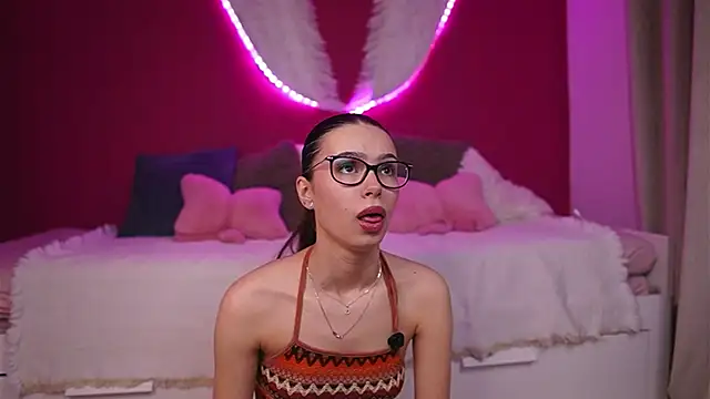 alexxisrae online show from March 11, 2026, 4:06 am