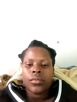 Caramelchick01 online show from October 12, 2025, 1:12 pm