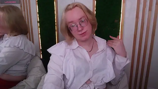 Snapshot of Amanda_Butlerr chatting on July 14, 2026, 8:04 pm Amanda Butlerr online show from July 14, 2026, 8:04 pm