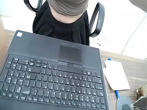 Snapshot of _Lady- chatting on November 13, 2025, 8:24 pm Lady- online show from November 13, 2025, 8:24 pm